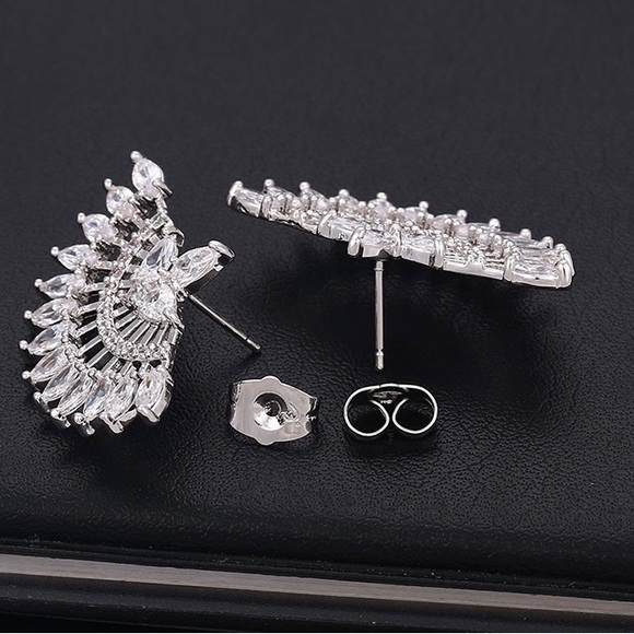 Luxury Fan Earrings - Platinum Plated - Picture 3 of 4